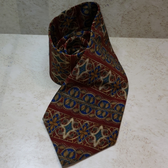 The Metropolitan Museum of Modern Art Silk tie - Picture 1 of 7